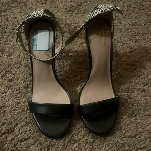 DSW mix no. 6 heels size US 7